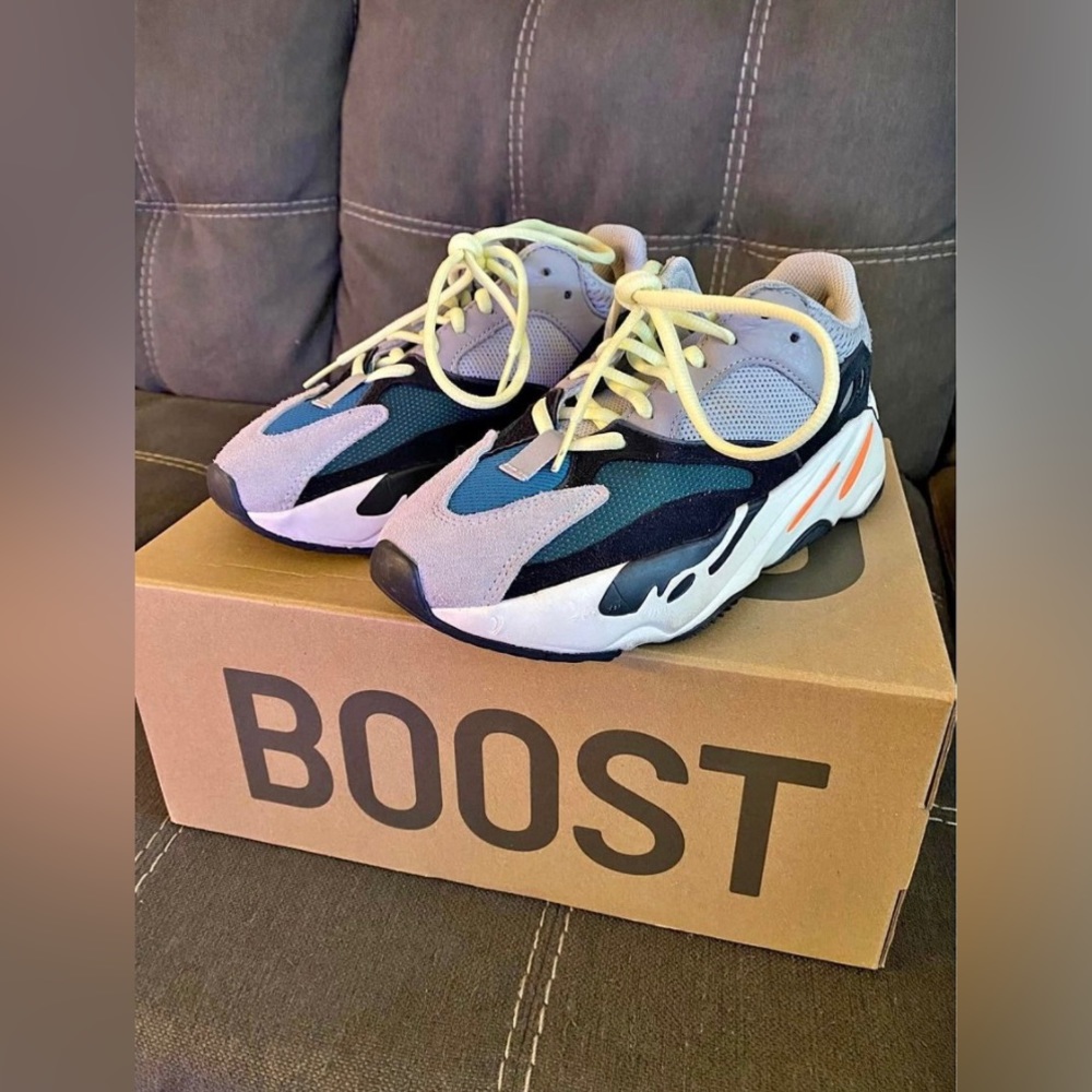 Yeezy 700 Wave Runner